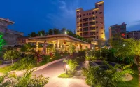 Longmen Luyuan Holiday Hotel Отели рядом с достопримечательностью «Цзяньчжуан»