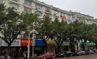 Pai Hotel (Hezhou Lingfeng Plaza)
