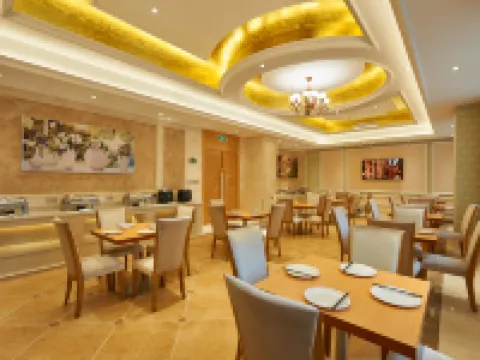 Vienna Hotel (Zhaoqing Sihui Center Yubo City) Hotele w: Sihui