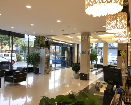 Jinyuan Hotel فنادق في فونينغ