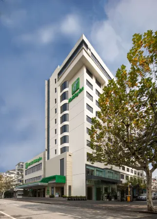 Holiday Inn Shanghai Hongqiao Central Отели рядом с достопримечательностью «Пунг-Бич Наньфэн Сити»