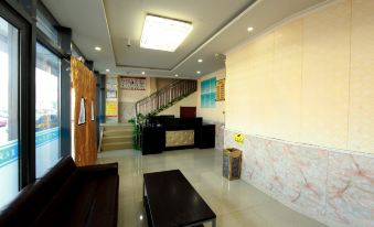 Lingwu Hedong Airport Lantian Hotel