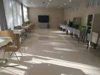칠데이스 프리미엄 (뤄양 무단 광장 지하철역 지점)