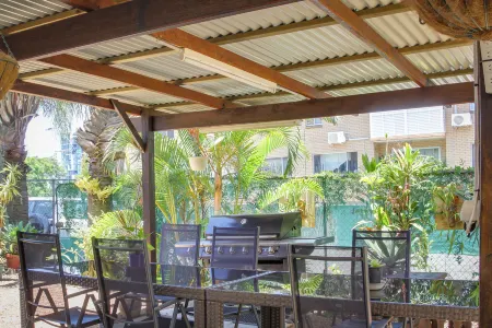 Albion Manor Отели в г. Windsor