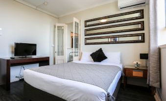 Little Coogee Hotel - Housity