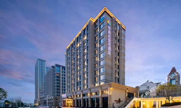 Ramada Encore Wuhan Health Valley (Tongji Hospital Zhongfa New City Branch)