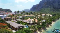 Vacation Village Phra Nang Inn Отели рядом с достопримечательностью «Blue Dragon Cabaret Show»