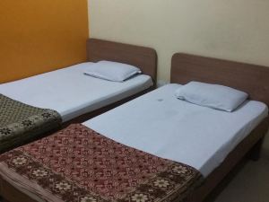 Hotel Ashirwad Lodge