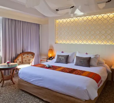 ห้องดีลักซ์ เตียงใหญ่ 1 เตียง