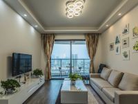 珠海湾港公寓 - 简约宜室海景两居室