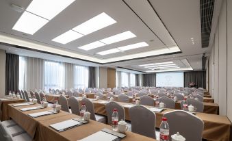 The Hotel V (Hongqiao Airport National Exhibition Center Branch)