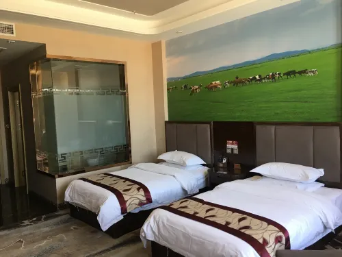 Moli International Hotel - parking