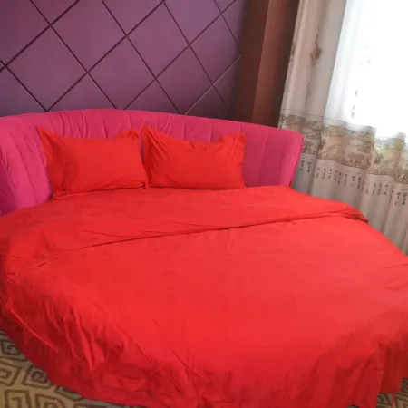 Xihua Qicai Xianggelila Business Hotel