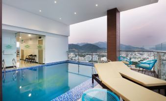 Crown Hotel Nha Trang