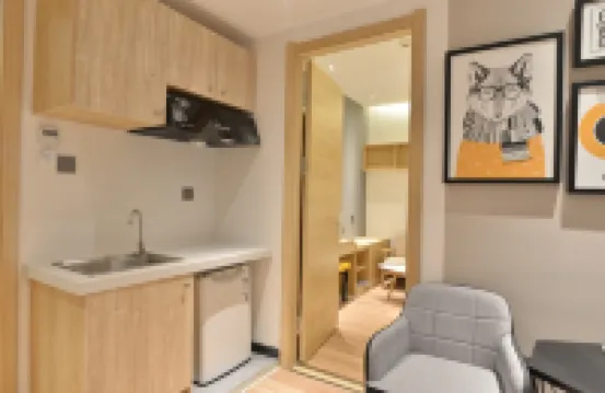 如家華驛精選飯店（大連港灣廣場店  ） 羅森便利店(名仕財富店)附近的飯店