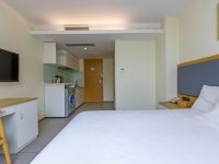 云和四季酒店式公寓(上海临空园区店) - 大床房