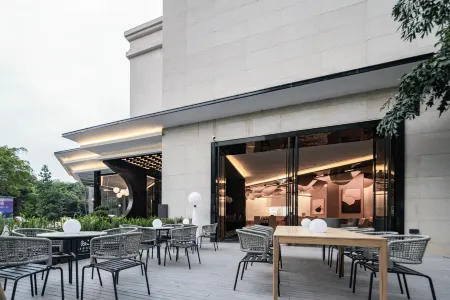 Starway Hotel (Chengdu Longquan Economic Port Branch) Отели рядом с достопримечательностью «CPC Chengdu Longquanyi District Committee Party School»