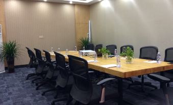 Ruiting Hotel (Zhongshan Xiaolan Daxin Xinduhui Branch) - Housity