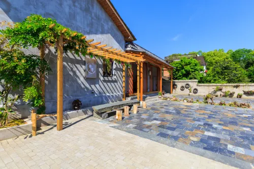 Jindong Chanyi Guesthouse Hotels in Jing'an