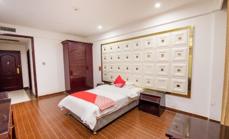 Xinjulong Hotel - Housity