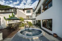 Tengchong Jingxin Valley Hot Spring Panoramic Inn (Heshun Ancient Town Branch)