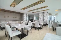 Hompton Hotel by The Beach - Business