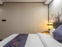 逸米米公寓(广州西村地铁站店) - 高级大床房