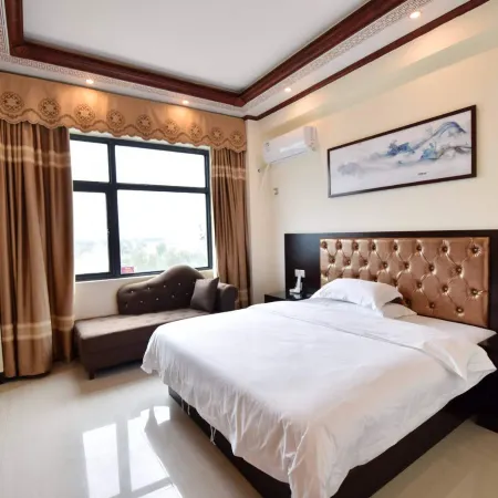 Dongxing Dongsen Hotel (Wanwei Golden Beach Scenic Area)