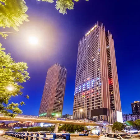 Lavande Hotel (Chongqing Longtousi North Railway Station) Отели рядом с достопримечательностью «Чунцинская школа Лика (Колледж Золотого Детского Университета)»