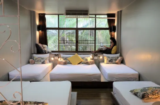 Yaksa Private Hotels near BTS-Phaya Thai