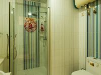 天津馨怡酒店式公寓 - baby熊的欧式红色浪漫屋圆床房