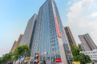 Quzhu Hotel (East Lake Branch of Wuhan University at street entrance)