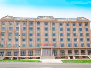 Manzhouli Automobile Culture Hotel