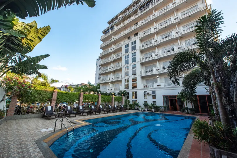 Aristocrat Residence & Hotel