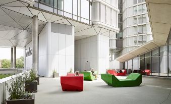 1. Andaz Vi..