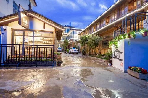 Lijiang Yixing Huaxi Inn - إقامة ريفية