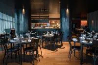 Shadow Play Melbourne by Peppers Hotel di South Melbourne