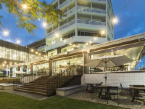 Shangri-La The Marina, Cairns Hotels in Cairns
