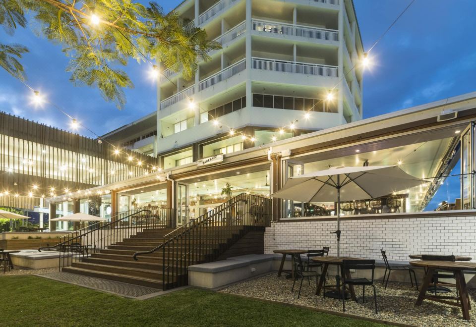 2. 샹그릴라 더 마..