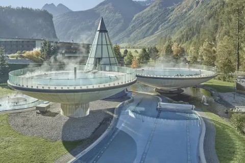 AQUA DOME