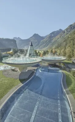 AQUA DOME