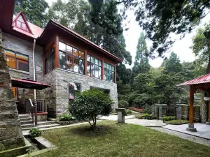 Mount Lu and garden villa