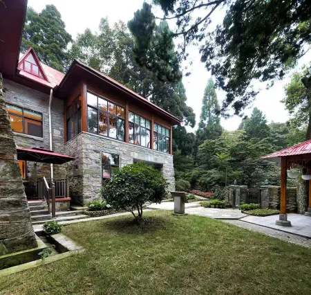 Lushan Heyuan Villa（Meilu Villa Branch） Отели рядом с достопримечательностью «Sandie Quan Cableway»