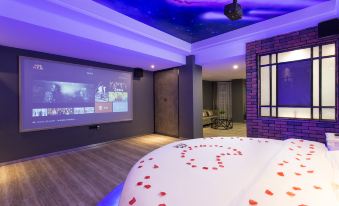 Hengda Film Hotel (High School Branch of No. 4 Middle School, Suoluowan Commercial Street, Haikou)