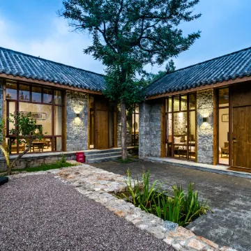 Floral Hotel· Fuquan Mountain Hotel (Yimeng Mountain Tourist Area Mengshan National Forest Park)