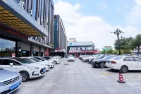 好萊斯登大飯店（晉江陽光時代廣場機場店） - 停車場