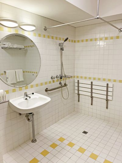 スタンダードバリアフリー対応ルーム(クイーン) クラウンプラザ パースの写真