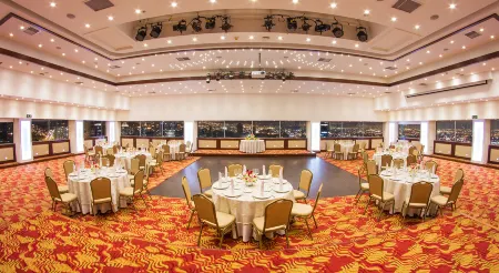 Tequendama Suites Bogota Отели рядом с достопримечательностью «Iglesia de la Tercera Orden»