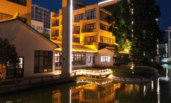 Xinxiang Golden Valley Lakeside Hotel