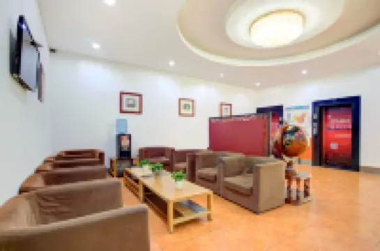 金盛泰酒店（大慶讓胡路區鐵人廣場店）